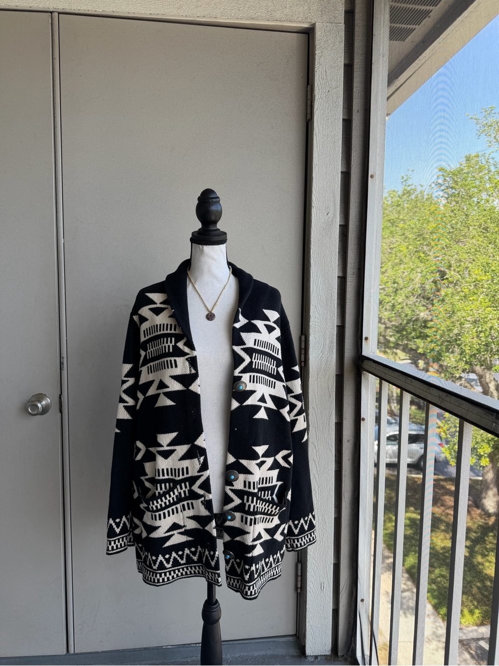 Cotton & Rye Women’s Southwestern Print Cardigan Black White - Picture 2 of 8